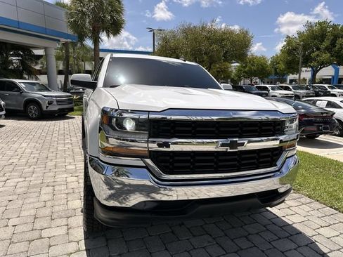 Used 2018 Chevrolet Silverado 1500 LT RWD image 18