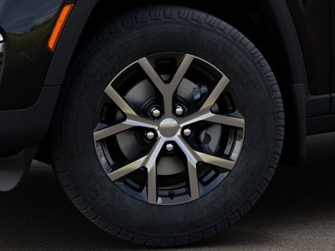 New 2025 Jeep Grand Cherokee Limited w/ MOPAR Finishing Package image 8