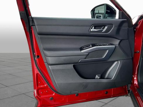 New 2026 Nissan Pathfinder SL w/ SL Premium Package FWD image 10