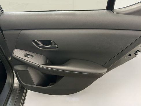 Used 2025 Nissan Sentra SV FWD image 30