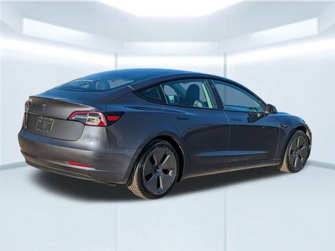 Used 2021 Tesla Model 3 Standard Range Plus image 6