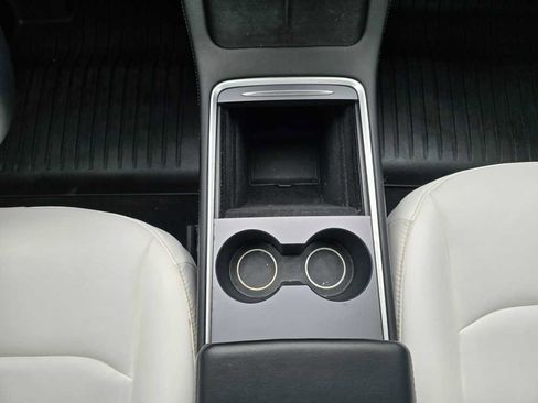 Used 2021 Tesla Model 3 Standard Range Plus image 34