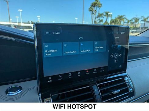 Used 2024 Lincoln Navigator Reserve image 16