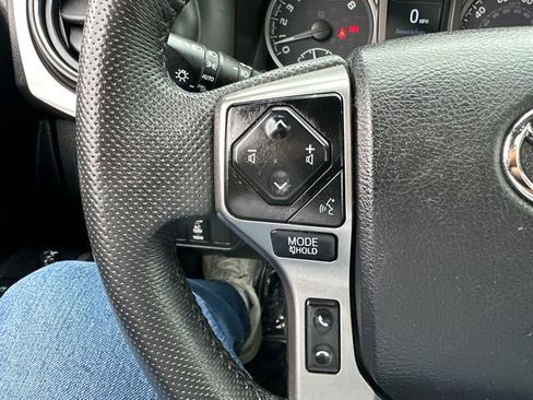 Certified 2022 Toyota Tacoma Limited AWD/4WD image 39