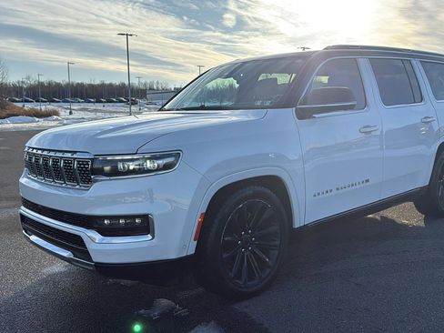 Used 2023 Jeep Grand Wagoneer Series II image 16