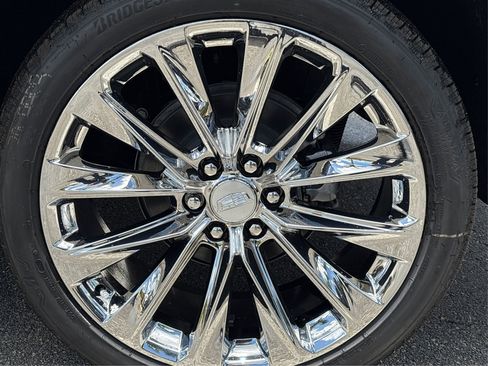 New 2026 Cadillac Escalade Luxury w/ LPO, Radiant Package AWD/4WD image 13