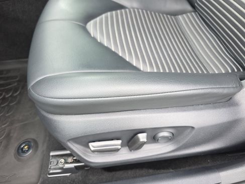 Used 2023 Toyota Camry SE FWD image 27