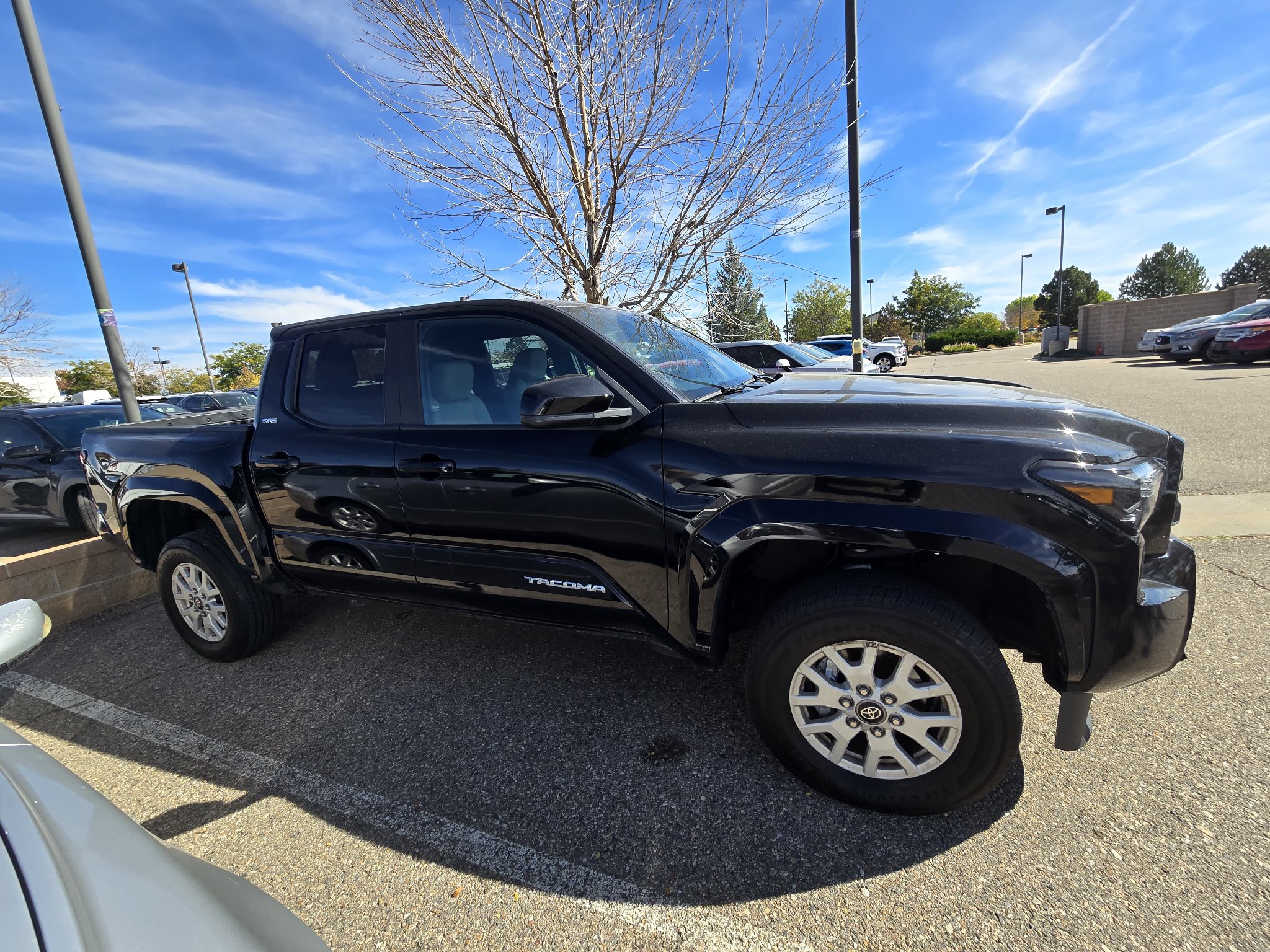 Used 2024 Toyota Tacoma SR5 AWD/4WD image 19