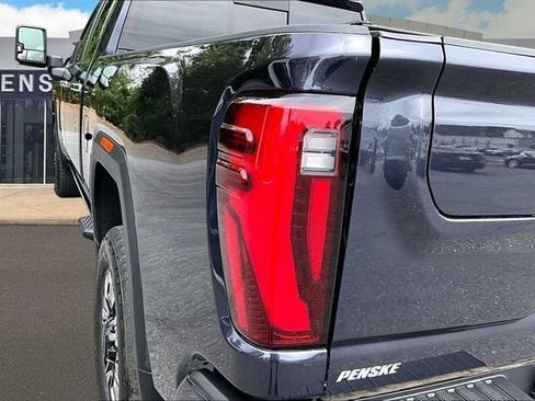 Certified 2025 GMC Sierra 3500 Denali w/ Denali Reserve Package AWD/4WD image 30
