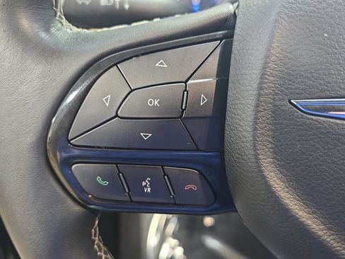 Used 2018 Chrysler Pacifica Touring Plus w/ S Appearance Package FWD image 19