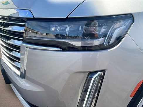 Used 2024 Cadillac Escalade ESV Premium Luxury Platinum image 9