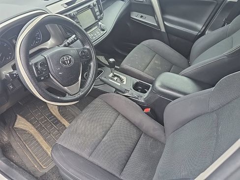 Used 2018 Toyota RAV4 XLE AWD/4WD image 12