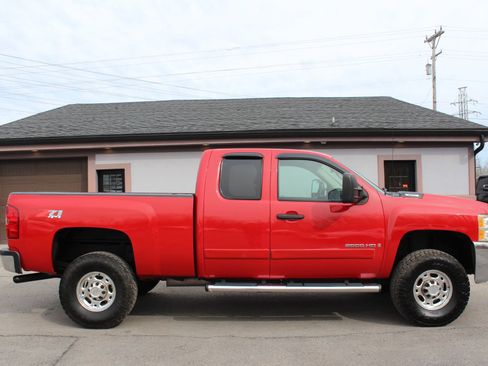 Used 2008 Chevrolet Silverado 2500 LT w/ 1LT Convenience Package image 3