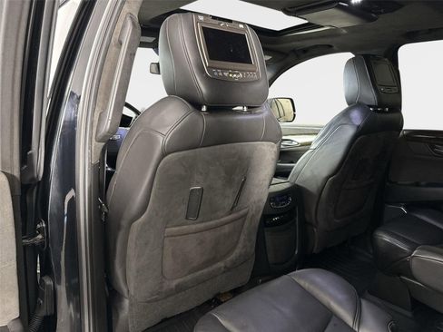 Used 2015 Cadillac Escalade ESV Platinum image 24