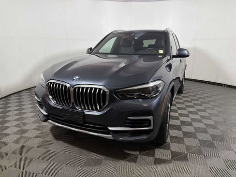Used 2022 BMW X5 xDrive40i w/ Premium Package AWD/4WD image 3