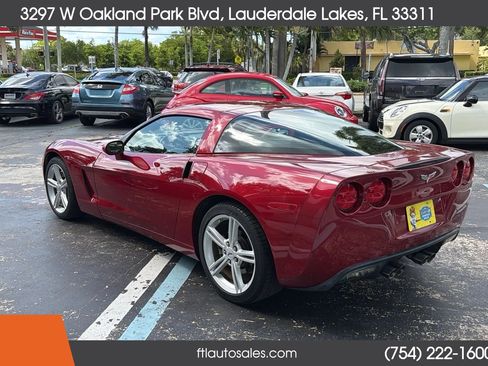 Used 2010 Chevrolet Corvette Coupe w/ 1LT RWD image 7