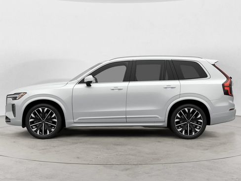 Used 2025 Volvo XC90 B5 Core AWD/4WD image 4