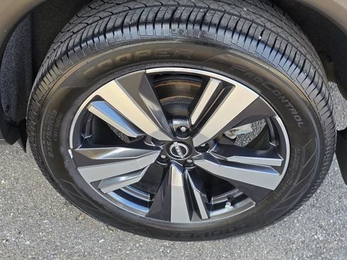 Used 2023 Nissan Rogue Platinum w/ Platinum Premium Package AWD/4WD image 44