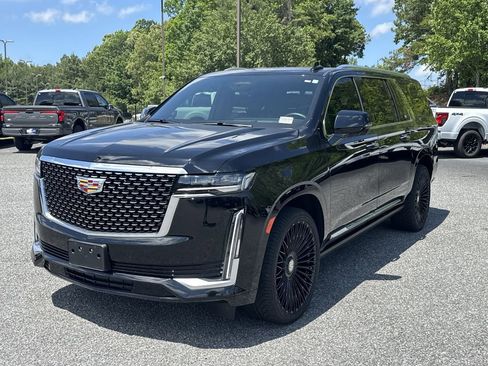 Used 2024 Cadillac Escalade ESV Premium Luxury w/ Performance Package AWD/4WD image 3