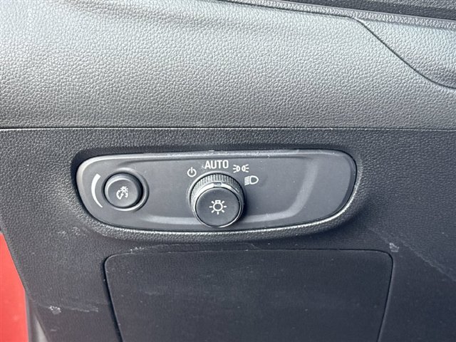 Certified 2024 Buick Encore GX Preferred w/ Comfort Package FWD image 17