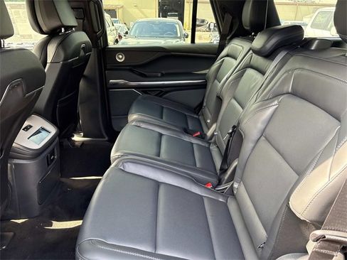 New 2025 Lincoln Navigator Reserve w/ Jet Appearance Package image 18