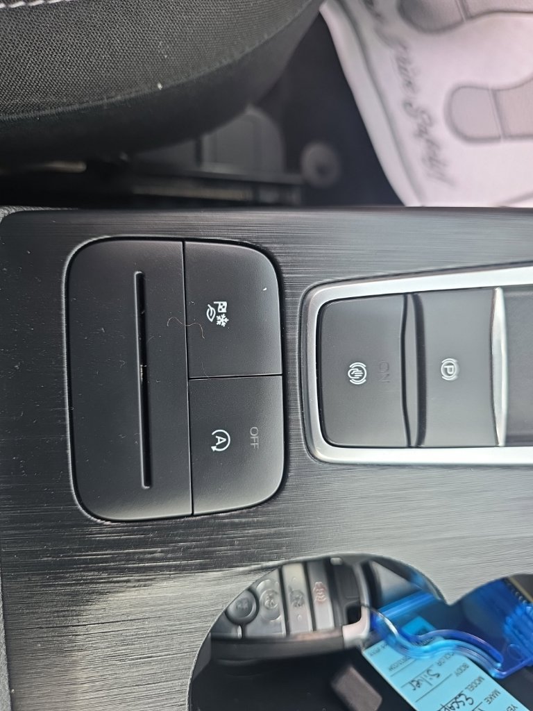 Used 2024 Ford Escape Active w/ Cold Weather Package FWD image 23