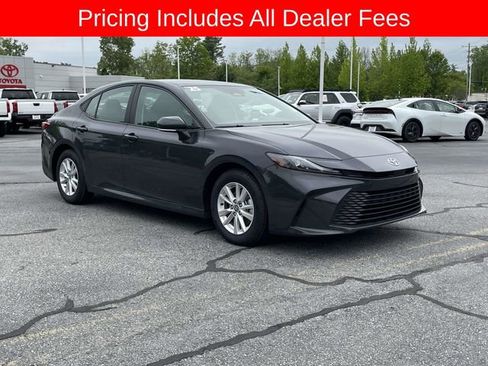 Used 2025 Toyota Camry LE FWD image 7