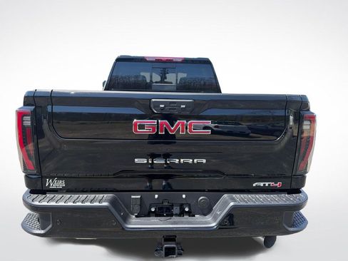 New 2026 GMC Sierra 2500 AT4 w/ AT4 Preferred Package AWD/4WD image 4