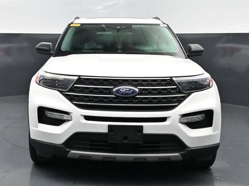 Used 2023 Ford Explorer XLT w/ Equipment Group 202A AWD/4WD image 3