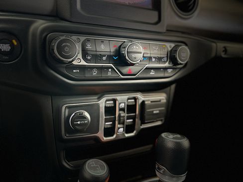 Used 2022 Jeep Wrangler Unlimited Sport AWD/4WD image 20