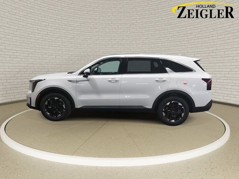 New 2026 Kia Sorento S image 8