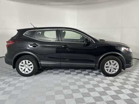 Used 2020 Nissan Rogue Sport S FWD image 9