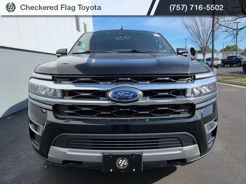 Used 2022 Ford Expedition Limited image 12