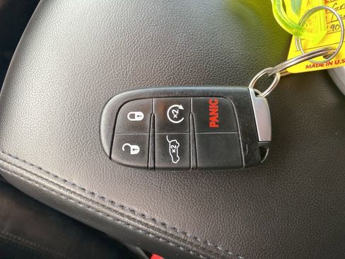 Used 2021 Jeep Grand Cherokee Laredo X image 48