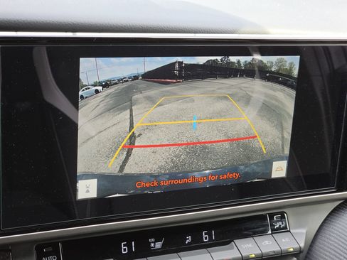 Used 2025 Toyota Camry SE w/ Multimedia Upgrade Package image 20