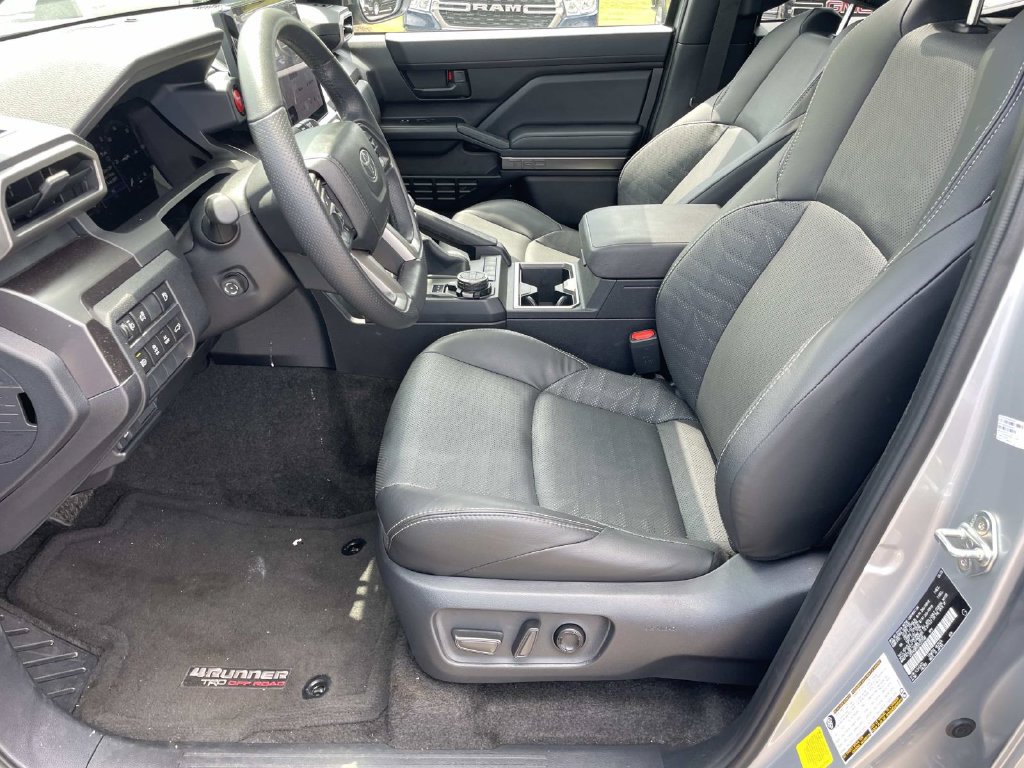 Certified 2025 Toyota 4Runner TRD Off-Road Premium w/ Tow Technology Package AWD/4WD image 20