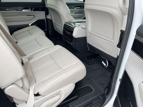 Used 2022 Jeep Wagoneer Series II image 30