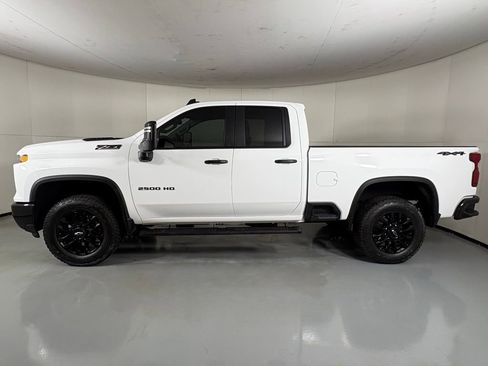 Used 2025 Chevrolet Silverado 2500 Custom w/ Custom Value Package image 6