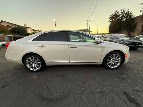 Used 2013 Cadillac XTS Premium image 4