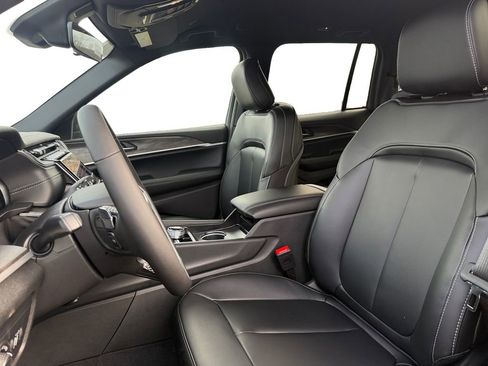 New 2025 Jeep Grand Cherokee Limited w/ Black Appearance Package image 9