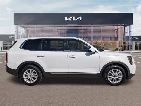 Certified 2021 Kia Telluride LX image 6