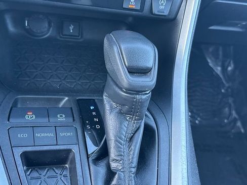 Certified 2022 Toyota RAV4 XLE image 28