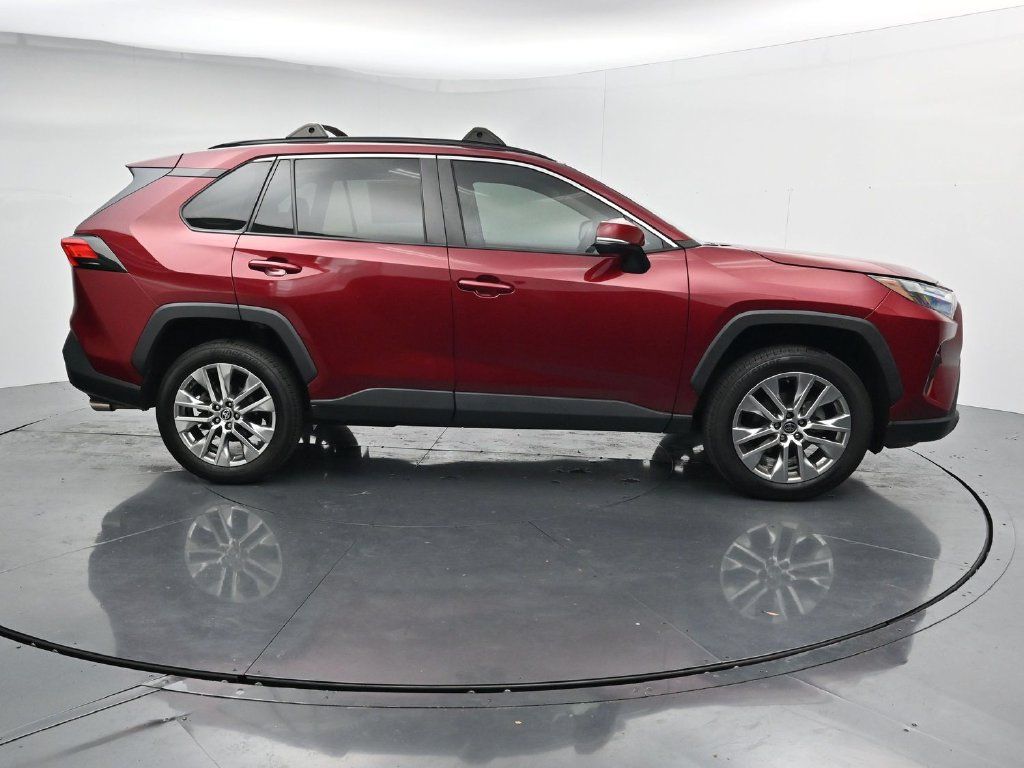 Used 2023 Toyota RAV4 XLE Premium FWD image 9