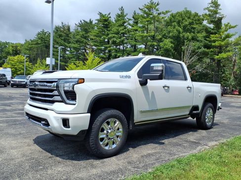 Used 2024 Chevrolet Silverado 2500 High Country w/ High Country Premium Package AWD/4WD image 5