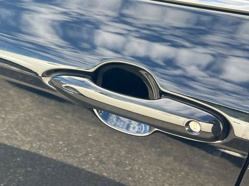 Used 2018 Toyota Camry SE FWD image 7