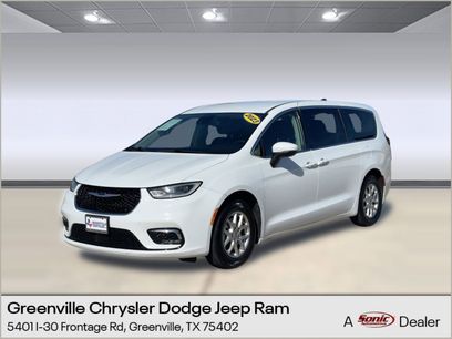 Used 2023 Chrysler Pacifica Touring-L