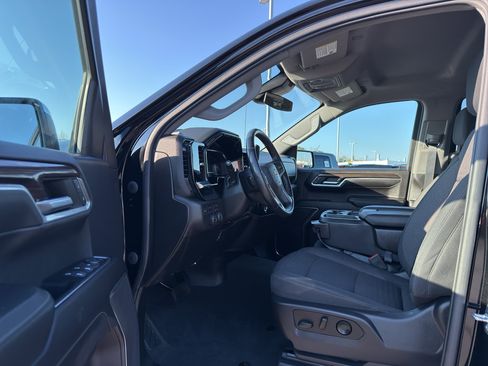 Used 2022 Chevrolet Silverado 1500 LT image 12