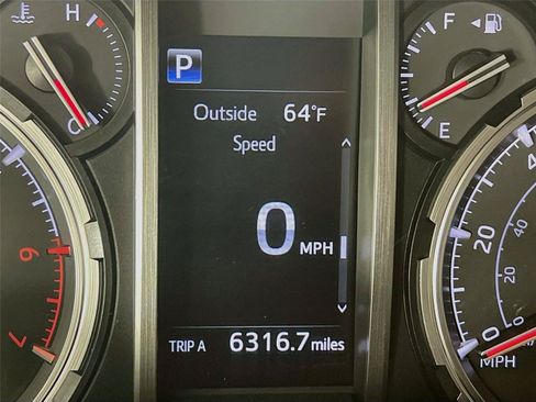 Used 2022 Toyota 4Runner Limited AWD/4WD image 13