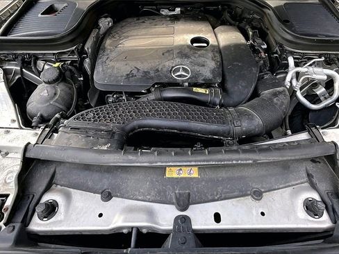 Used 2020 Mercedes-Benz GLC 300 4MATIC image 29