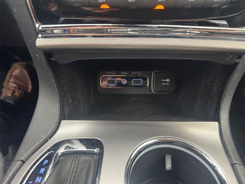 Used 2020 Jeep Grand Cherokee Altitude image 24